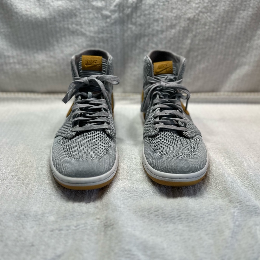 Air Jordan 1 Retro High Flyknit